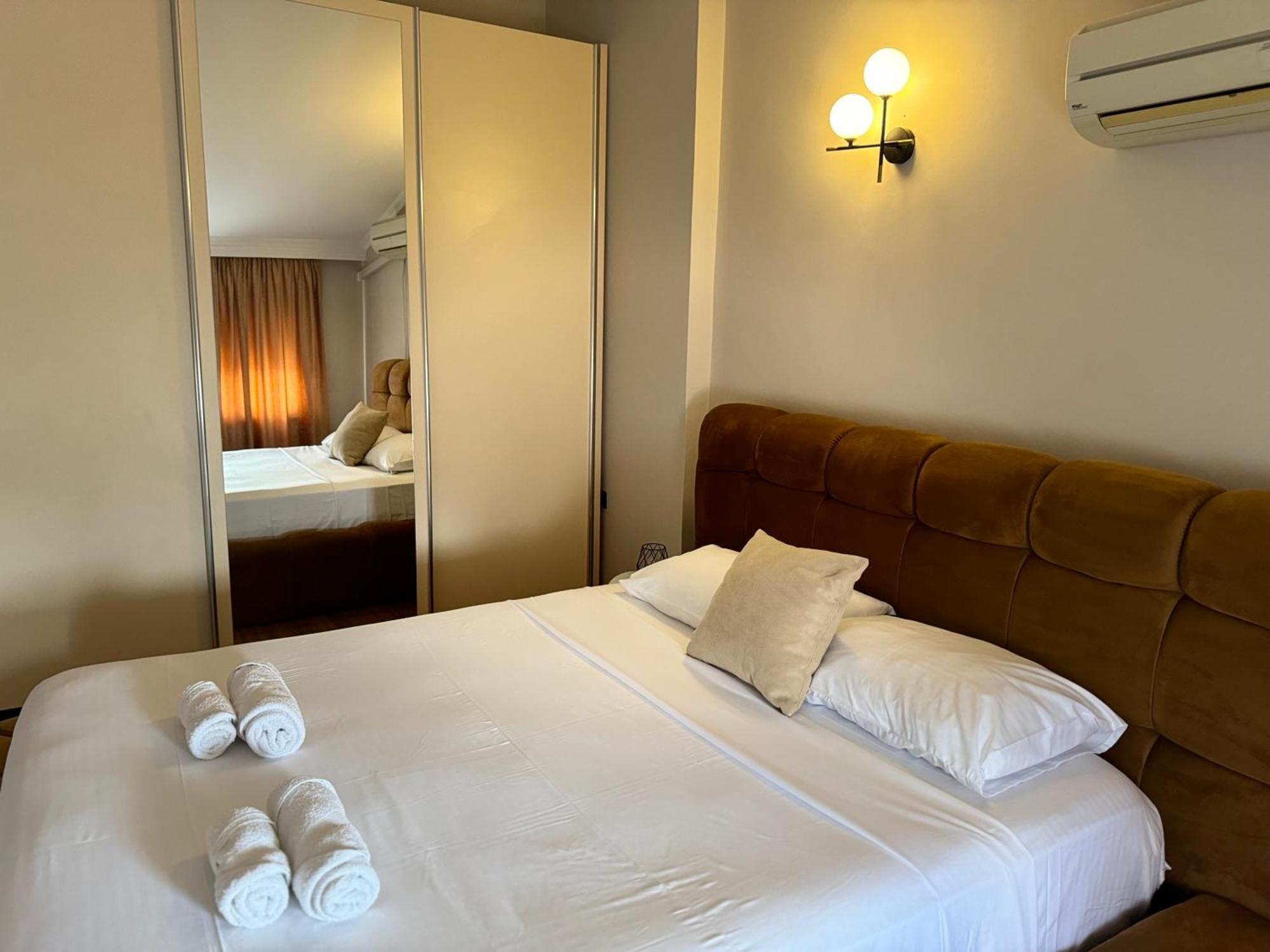 Golden Dublex Tirana Apartment Exterior foto